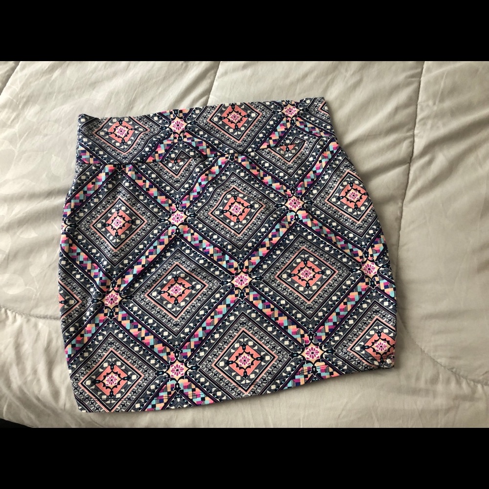 Brand new without tags colorful Mini skirt